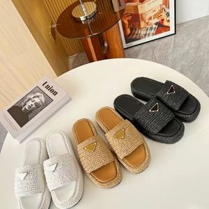 Plateau-Sandalen für Damen, Bast-Stroh-Sandale, hergestellt in Italien, Pantoletten mit dreieckiger Schnalle, dicke Absätze, beige, klassische Slip-On-Slipper, Abnutzungserscheinungen, Größe 35–42