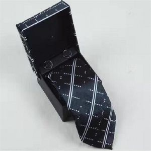 Męskie projektant krawat krawat jedwabny chusteczka spinki do mankietów prezenty zestaw pudełek stałe czerwone żółte krawaty dla człowieka biznesowy prezent ślubny Party2451