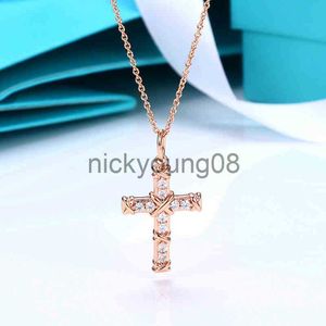 Naszyjniki z wisiorkami TIF Oryginalny krzyż Diament Naszyjnik S925 Sterling Silver Wimen Naszyjnik Lekki luksusowy projekt Naszyjnik Highend Walentynki Urodziny Gi