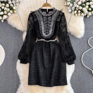 Vestidos casuais Luxo de alta qualidade Vestido de festa primavera Elegante feminino Diamantes Renda Patchwork Tweed Preto oco Out Slim A Line Vestidos