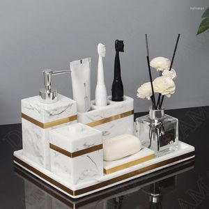 Conjunto de acessórios de banho Acessórios de banheiro de resina europeia Conjuntos de xícaras de traço dourado criativo El Mouth Cup Sets de textura de mármore Desktop Banheiros de cinco peças