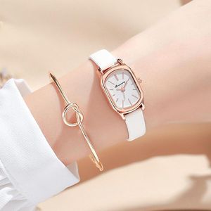 Armbanduhren 2 stücke Uhr Set Mode Lässig Frauen Uhren Leder Band Oval Kleine Zifferblatt Damen Quarz Weibliche Uhr Mädchen Geschenk