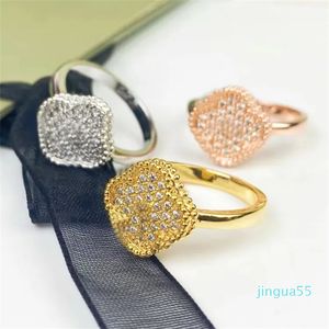 Designer Full Diamond Ring Sub-guld Plätering 18k Smycken Ring Par Ring Utmärkt Temperament
