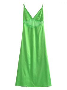 Vestidos Casuais YENKYE 2023 Feminino Renda Verde Sling Vestido Longo Moda Sem Encosto Decote em V Linha A Senhoras Sexy Vestido de Verão