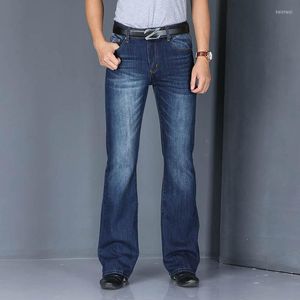 Jeans da uomo 2023 Mens Big Flared Boot Cut Leg Loose Fit Vita alta Designer maschile Pantaloni classici in denim dritto per lavoro Blu Nero 40