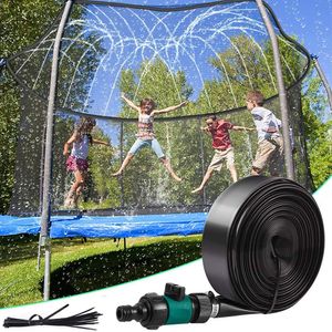 Bevattningsutrustning 49 Ft studsmatta sprinkler för barn utomhus vatten sprinkler Tillbehör för trädgård Hoppa vatten Spela studsmatta Dusch Sommarspel 230710