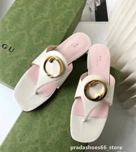 Paris Brand Designer Kvinnor Tofflor Sommarbrev Lyxmode Ny Halkfri platt sandal med öppna tår Platta dam två strandsandaler g Slide tory flip flops