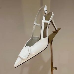 Sapatos de vestido estilete para mulheres Luxos Designers Logotipo de letra de metal Sandálias de dedos pontudos Alça com fivela 8 cm de salto alto Sapato de casamento de festa fábrica de calçados 35-43 caixa