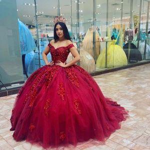 Czerwona seksowna suknia balowa na ramiona Princess 15-letnia sukienka Quinceanera Applique koronkowe koraliki brokat Tiul Gowns 0417