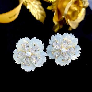 Charm White White Fritillary Flower Earrings مزاج متعدد الاستخدامات الشبكة المتقدمة Jacinth Silver Needle 230630