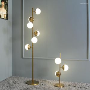 مصابيح أرضية مصباح ديكور مصابيح السرير بجانب السرير مصباح Nordic Loft Golden Metal Room Sofa Standing El Bedroom Lighting