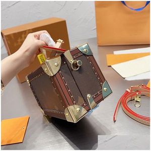 Leather Wallets Luxury Famous Designers Trunk Box Shoder Bags Mini Soft Canvas Magnetic Buckle Closure Old Flowers Letters Satchel Handbags Dh67Q