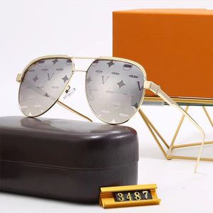 Óculos de sol masculino Designer de óculos de sol Moda Praia Adumbral Feminino Masculino Armação de metal Óculos de vidro 5 letras de opção Óculos