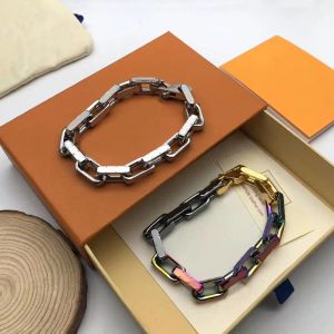 2023 classico braccialetto di design a catena da uomo bracciale in acciaio inossidabile prepotente temperato moda unisex gioielli di coppia di lusso europei e americani