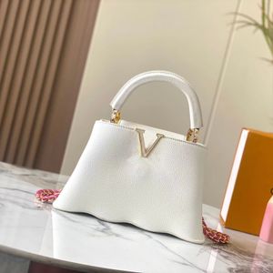 Bolsa de designer de moda nova e luxuosa de alta qualidade Bolsa de tendência de personalidade com fundo ondulado Bolsa de couro de grande capacidade