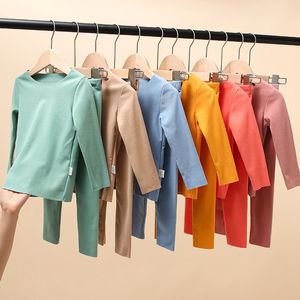 Conjuntos de roupas roupas íntimas térmicas infantis outono e inverno grossos meninos meninas roupas de bebê sem marcas roupas quentes e macias para dormir 230711