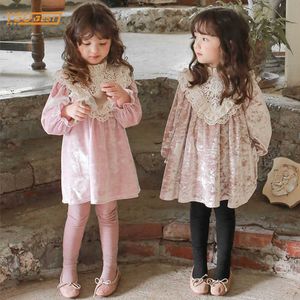 Flickans klänningar Autumn Winter Cute Kids Baby Girl Lace Velvet Dress Girl Pure Color Long Sleeve Dress Baby Girl Nyfödd klädklänninghkd230712