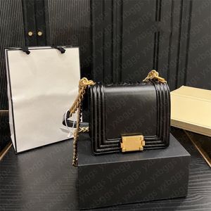 Designers väskor kvinnor axelväska läder handväska totes mode metalliska handväskor klassiska crossbody clutch hota försäljning new Pretty chain väska handväska