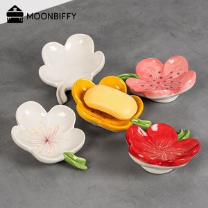 Soap Dishes Ceramic Flower Soap Dish Holder Drain Soap Dish Shower Soap Holder Sponge Storage Plate Bathroom Accessories Soap Case 230711