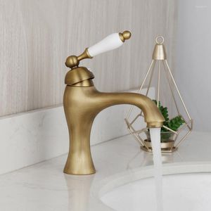 浴室のシンクの蛇口アンティーク真鍮の蛇口単穴ハンドル化粧台洗面器ミキサータップ