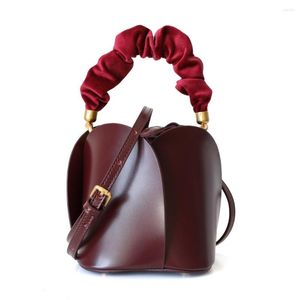 Evening Bags 2023 Genuine Leather Women Mini Bucket Bag Wine Red Cowskin Ladies Shoulder Messenger Flower Shape Handbags Small Totes