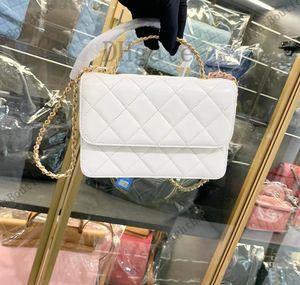 2023 여름 뉴스 23P 시리즈 금속 중공 문자 핸들 다이아몬드 체커 체인 핸드백 고품질 One Shoulder Crossbody Women 's Bag