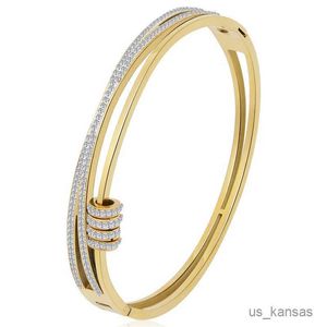 Charm Bracelets design clássico elegante pulseira de cruz oca e pulseira de joias de aço inoxidável para mulheres atacado R230712