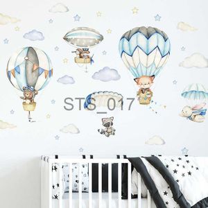 Andra dekorativa klistermärken Cartoon Animal Wall Decals Panda Foxes On Hot Air Balloon Wall Stickers For Kids Room Baby Nursery Boy Room Stickers Home Decor X0712