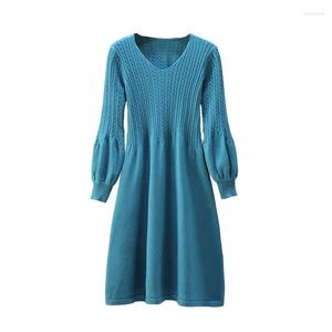 Sukienki na co dzień 2023 wiosna jesień najnowszy styl damski sweter z dzianiny wełnianej sukienka długi jednolity kolor dekolt w serek latarnia rękaw