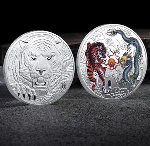 Konst och hantverk Jubileumsmynt Dragon and Tiger Jubileumsmynt Tredimensionell relief färgtryck guld- och silvermedalj