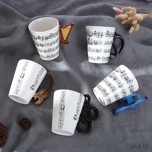 Kubki Kubek Ceramiczny Kubki Gitarowe Instrument Muzyczny Nuta Kształty Kubki Kawy Mleka Filiżanki Herbaty Drinkwars dla Narzędzie Kuchenne R230712