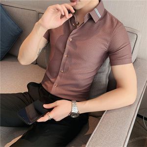 Męskie koszule na co dzień letnia wysokiej jakości wstążka w paski koszula z krótkim rękawkiem Slim Fit formalna odzież biznesowa bluzka Streetwear Plus rozmiar 4XL-M