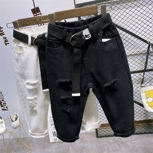 Jeans Kids Jean Style Baby Boy Pantaloni Denim Bianco per ragazzi 2 7 anni 230711