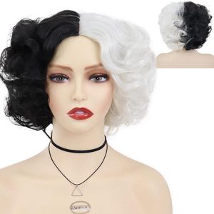 Синтетические парики Gnimegil de Vil Cosplay Wig Halfe White Black Short Wavy с челкой для женщин с термостойкими натуральными волосами
