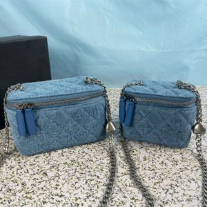 Multicolor Women's Cosmetic Bag With Mirror Portable Classic Denim Blue Large Capacity 18cm Metal Chain Women's Fashion Cosmetic Bag