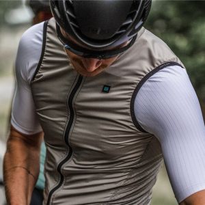 Camicie da ciclismo Top Pro Team Gilet da ciclismo leggero frangivento Capispalla da bicicletta di alta qualità Giacca senza maniche Gilet antivento taglio bici 3 tasche posteriori 230712