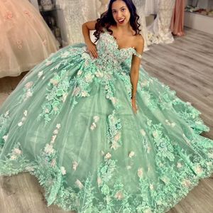 Lüks yeşil prenses quinceanera omuz kapalı omuz ışıltılı 3dflowers aplike kristal vestidos de 15 anos balo partisi