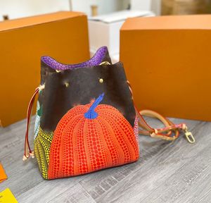 LOULS VTON designer bucket bag crossbody bag Fashion flower Leather Handbags luxurys handbags 5A+ totebag high quality Four sided color blocking printing 25*26cm
