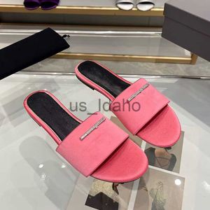 Slippers Summer Women's Garden Slippers Designer Diamond Leather Flat Sandals Comfortable and Durable Outdoor Beach Shoes J230712
