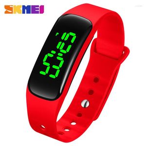 Lristwatches Montre Femme Skmei LED Sports Electronic Watches Simple Women Watch Pu Watchband Band Digital Band