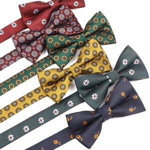 Fluga Mode Företag Bowtie Liten blomma Geometriskt mönster Randig slips Far Man Man Knut Present Fest Bröllopstillbehör