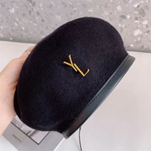 Девочки Berets Hat Luxury Women Winter Cashmere S Caps Designers Caps Y Beret Bucket Hats Hats Outdoor Travel Теплый ветрозащитный капот SLG006 Caps