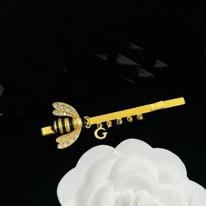 Letter Little Bee Retro Duck Mouth Fashion Barrettes Ladies Rhinestone Hairclip Hairgrip Designer Jewelry Hairpins Headdress Accessories