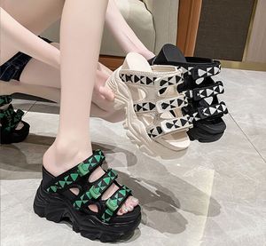 Fashion Summer Women Sandals Peep-toe Wedge Platform Sneakers Woman Heels Thick Bottom Sandal New Casual Beach Flip Flops Shoes