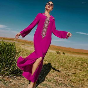 Abayas Feminina Muçulmana Rosa Vermelha Com Capuz Oriente Médio Marrocos Dubai Estilo Roupas Costuradas à Mão Drill Robe Saia Longa Vestido Noite