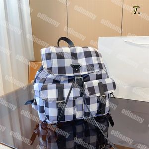 Zaini di design Check Luxurys Zaino Casual per uomo Donna Mini borsa da trekking Regalo versatile Zaino in materiale di nylon alla moda