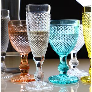 Renkli Goblet Şampanya Cam Avrupa Tarzı Kabartmalı Şarap Camı İçme Yazıları Parti Düğün Evi İçme Kupası Kokteyl Cam Kök Vintage Desen