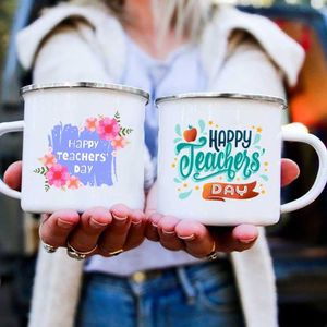 Muggar Happy Teacher's Day Emamel Mug Camping Campfire Bästa originella gåvor för lärare Drick Juice Coffee Water Dessert Cocoa Mug R230713