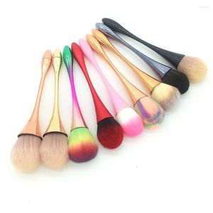 Pennelli per il trucco 1pcs Pennello per il viso Fondotinta in polvere Cosmeitc Blush sciolto Highighter Contour Women Facial Base Make Up Tools