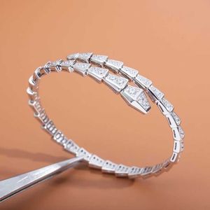 Designer Armband Luxury Silver Torque Bangle Bambu Bone For Women Justerbar Serpentine Full Diamonds Armband 3 Färger Casual Party Gift Jewelry 15on